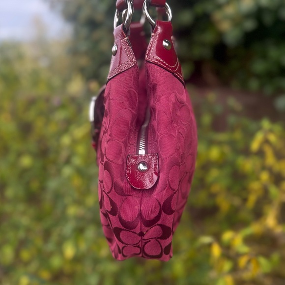 Vintage Coach Lynn SoHo Signature Canvas Cherry Red Shoulder Hobo Bag F17094 - Picture 11 of 12